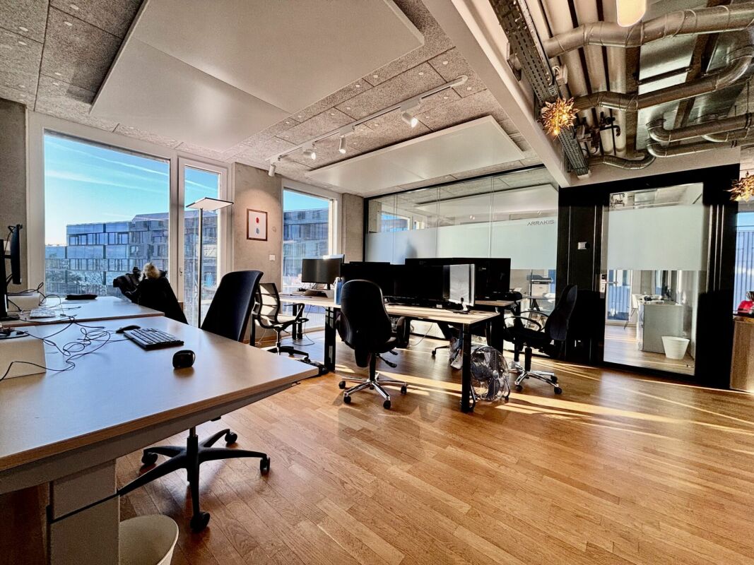 360m² office