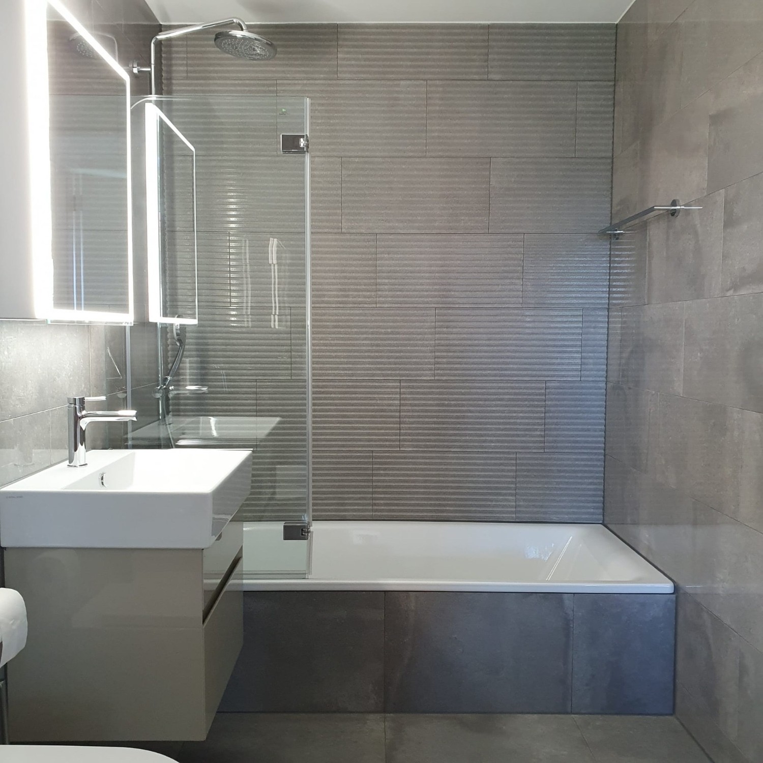 Appartement de 3 ½ pièces

Nouvel appartement moderne de 3,5 pièces situé au 2ème étage dans le quartier calme de Zurich 8044. Disponible à partir du 5 septembre 2026, ce bien représente une opportunité idéale pour ceux qui recherchent le confort, la qualité et un emplacement paisible.

Caractéristi