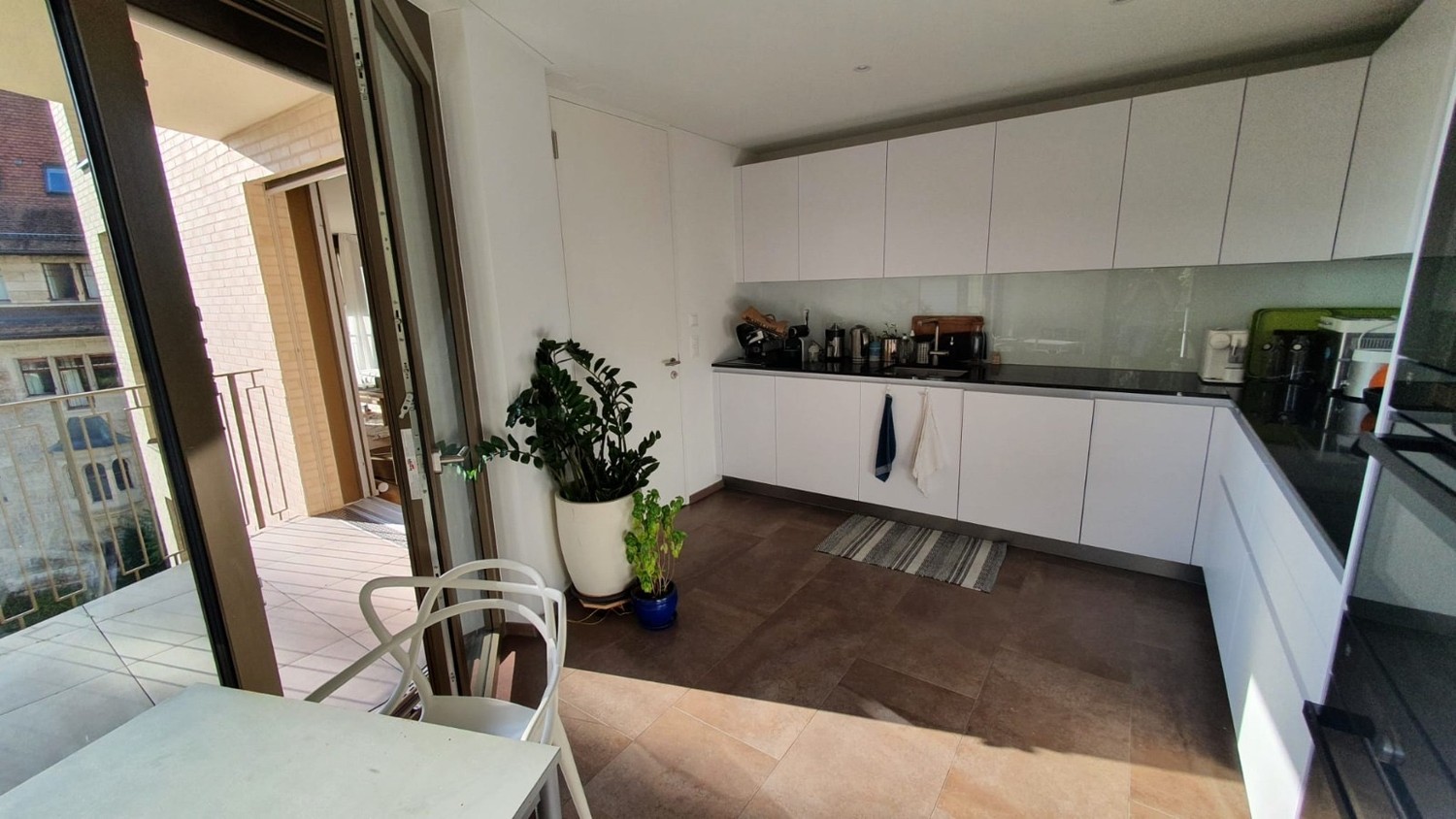 Appartement de 3 ½ pièces

Nouvel appartement moderne de 3,5 pièces situé au 2ème étage dans le quartier calme de Zurich 8044. Disponible à partir du 5 septembre 2026, ce bien représente une opportunité idéale pour ceux qui recherchent le confort, la qualité et un emplacement paisible.

Caractéristi