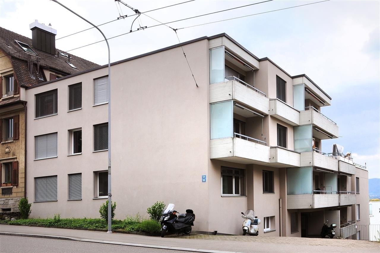 Place de parc souterrain
À louer immédiatement ou à convenir, nous proposons des places de stationnement dans notre garage souterrain pour CHF 230.00/mois hors TVA.
Avons-nous suscité votre intérêt ? N'hésitez pas et contactez-nous dès aujourd'hui pour plus d'informations.
**Vous trouverez d'autr