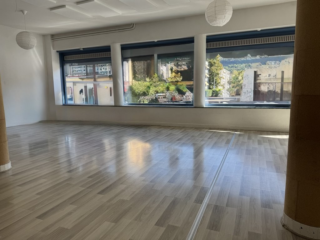 100m² commerciale