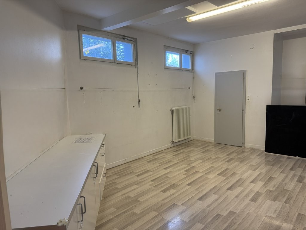 100m² commerciale