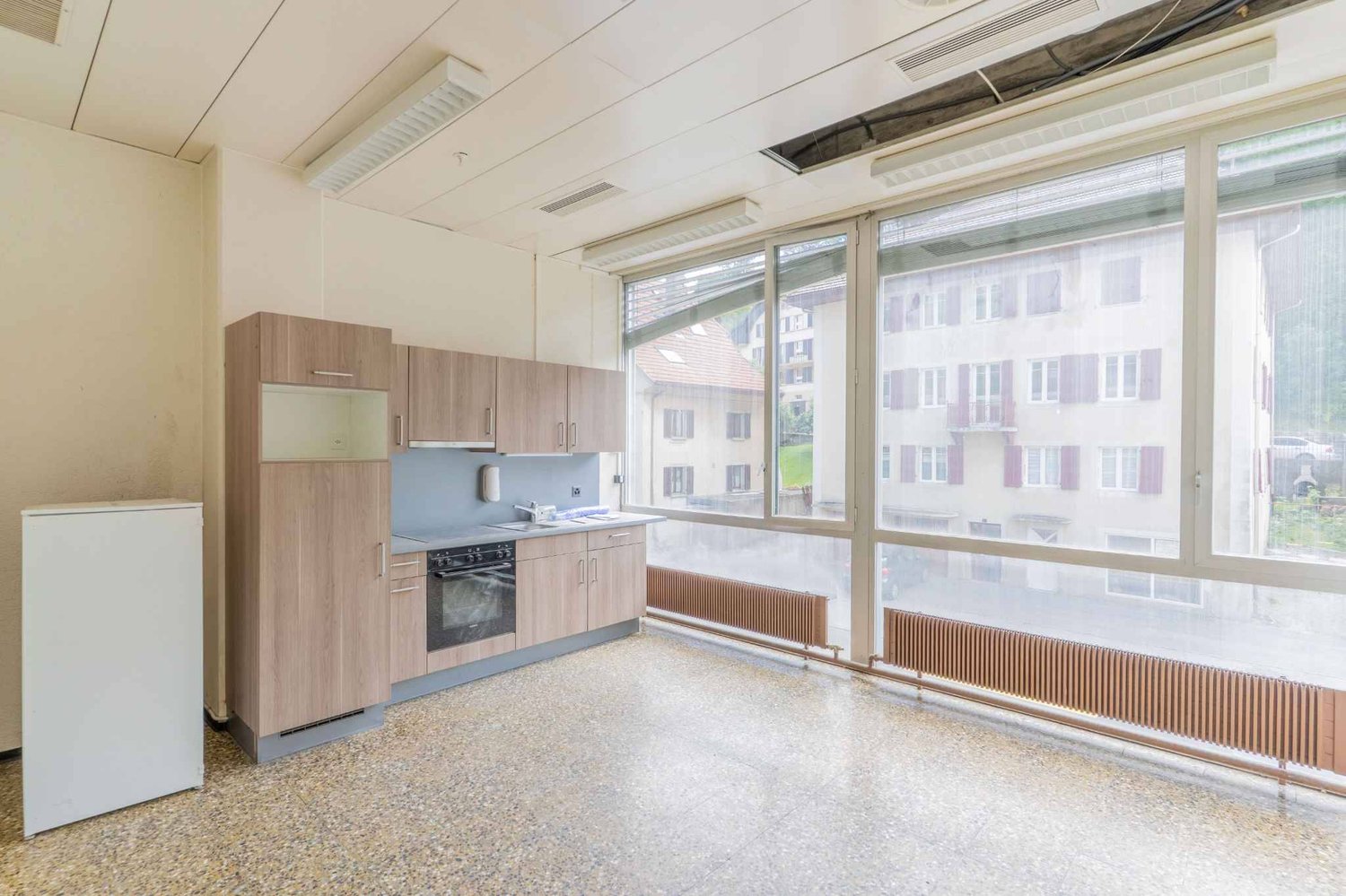 410m² commercial