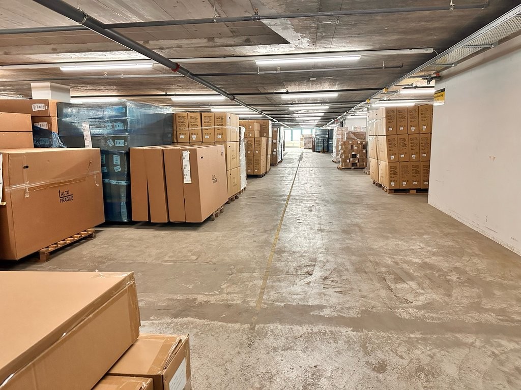 1376m² salle de stockage, photo 4 sur 7