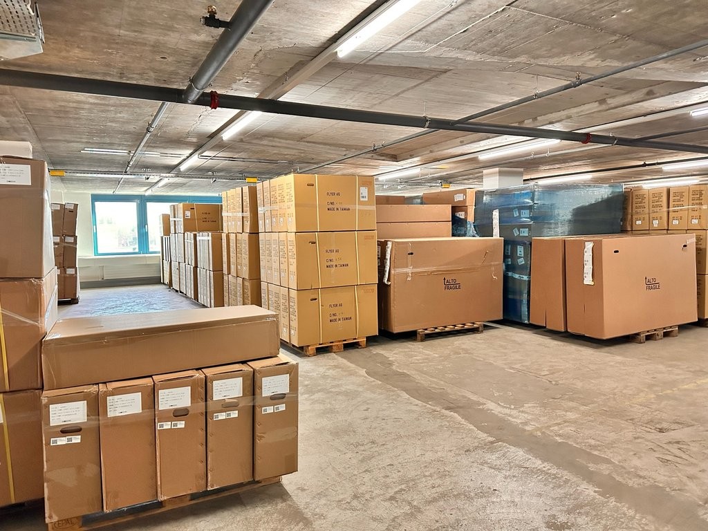 1376m² salle de stockage, photo 3 sur 7