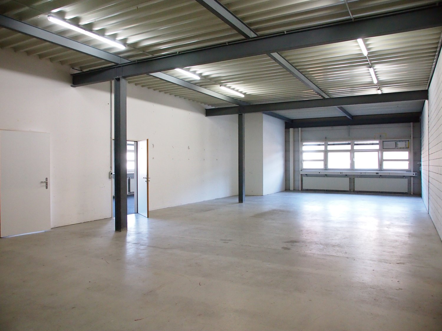 324m² bureau