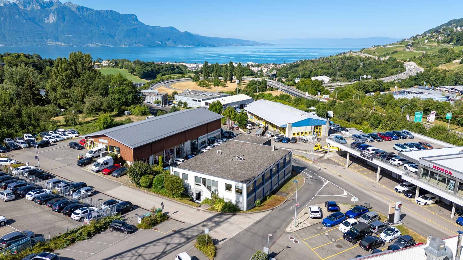 230m² office