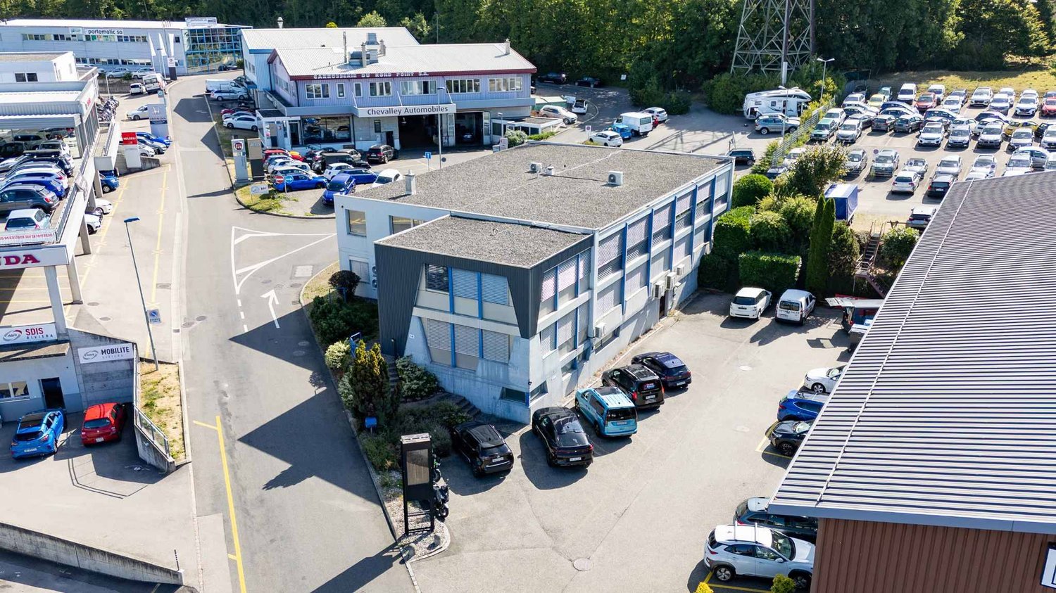 230m² office