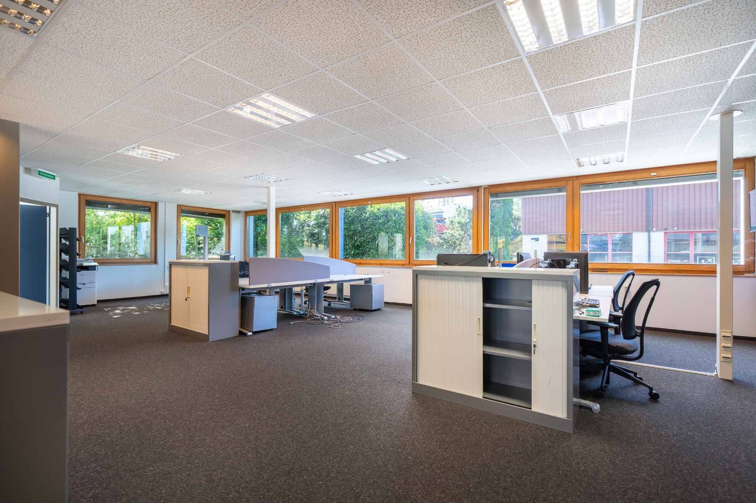 230m² office