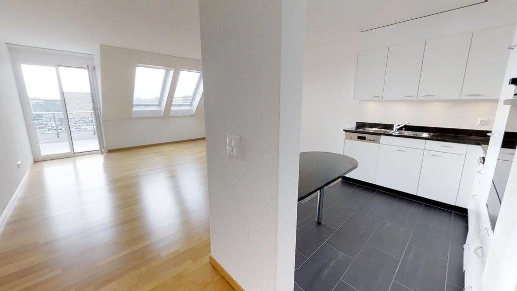 Appartement en attique de 2 ½ pièces, photo 2 sur 7