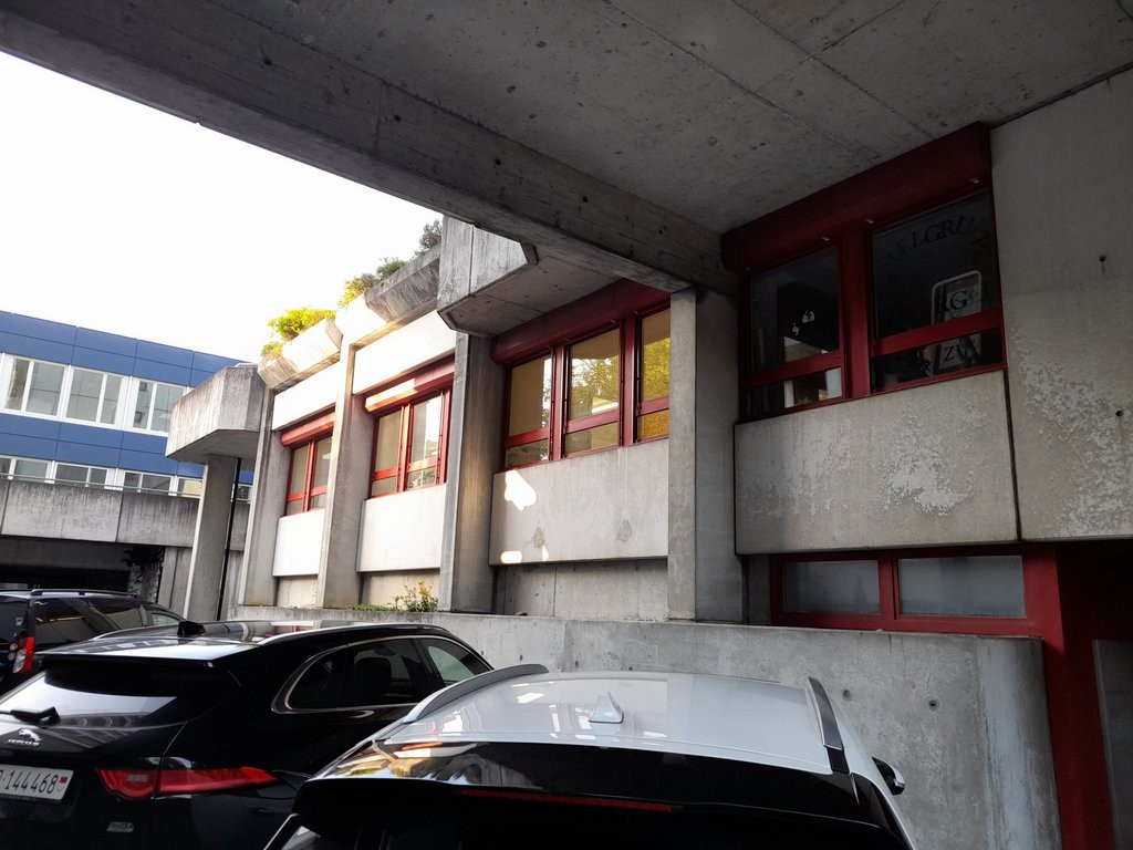 101m² commercial