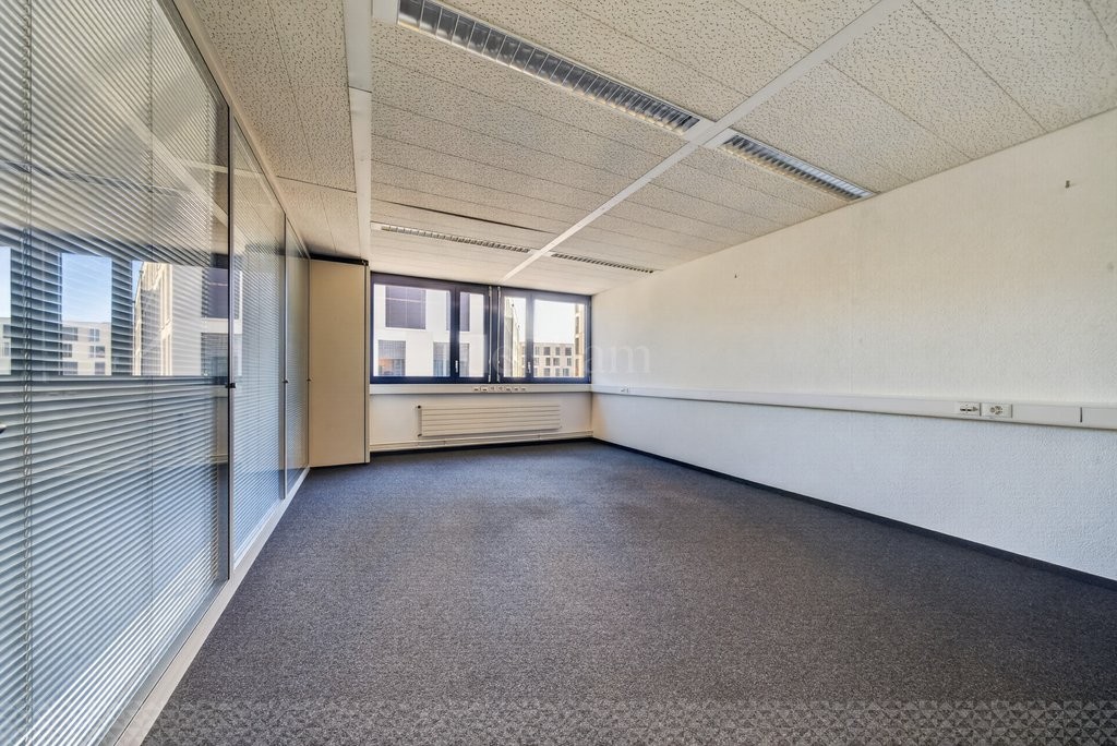93m² office, photo 3 sur 6