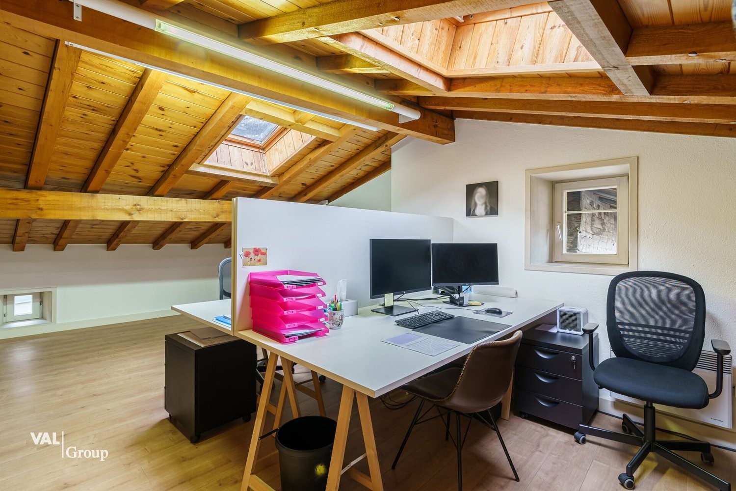 Immeuble d'habitation / commercial, photo 1 sur 10