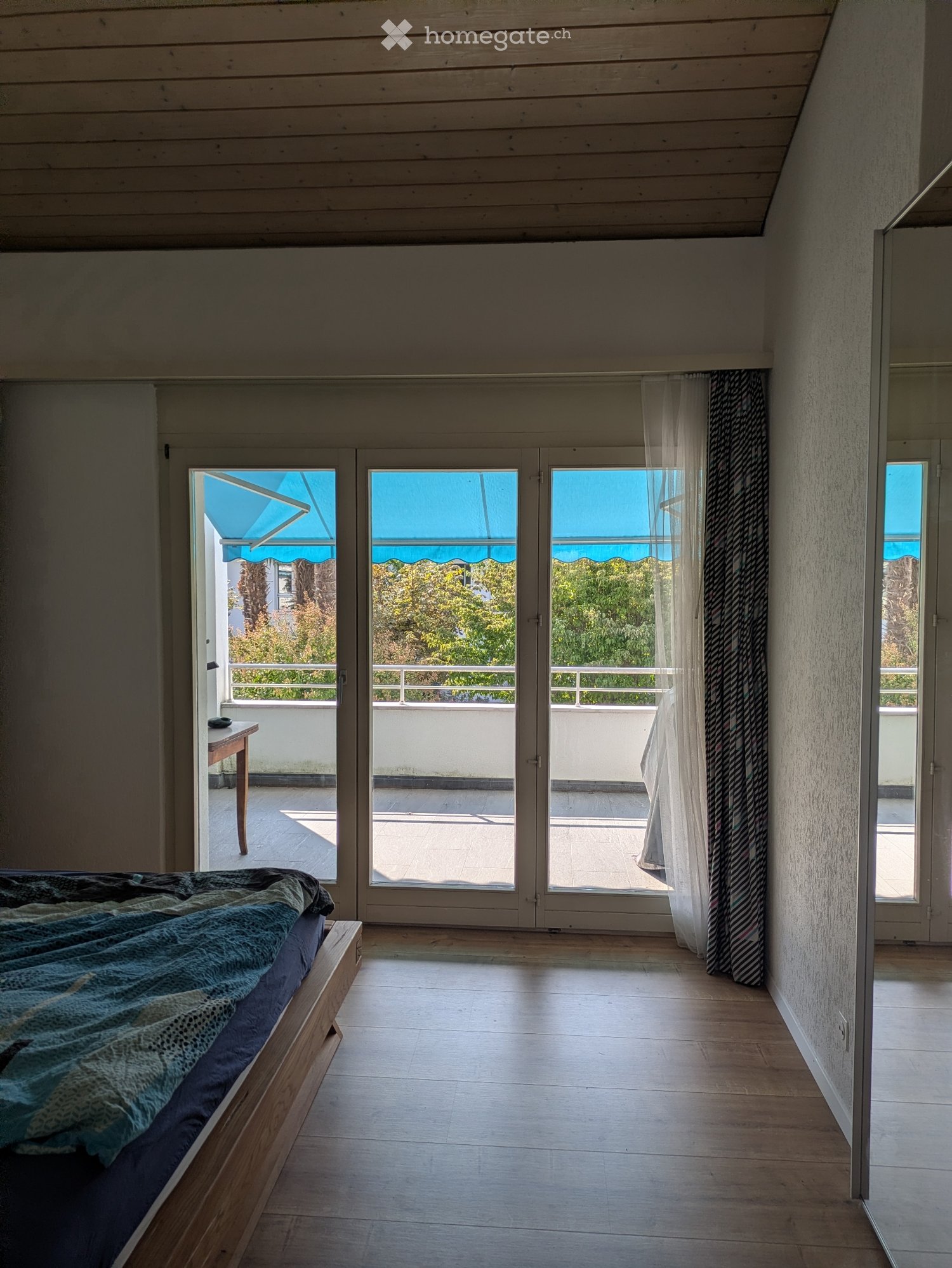 Appartement de 3 ½ pièces

Je cherche un repreneur pour un splendide appartement de 100m2 à Caslano composé de :
- Salon avec cheminée
- 2 chambres
- 2 salles de bain
- 1 buanderie avec colonne lave-linge séchante
- 2 places de parc couvertes
- Balcon

L'appartement se situe à 5 minutes à pied des é, photo 2 sur 5