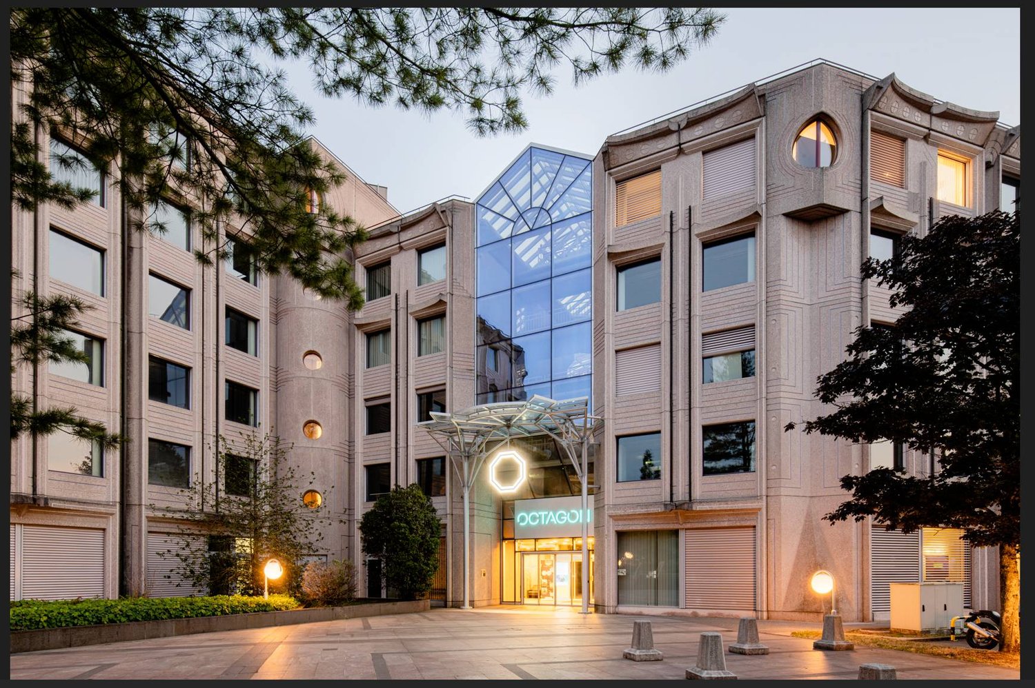 350m² office