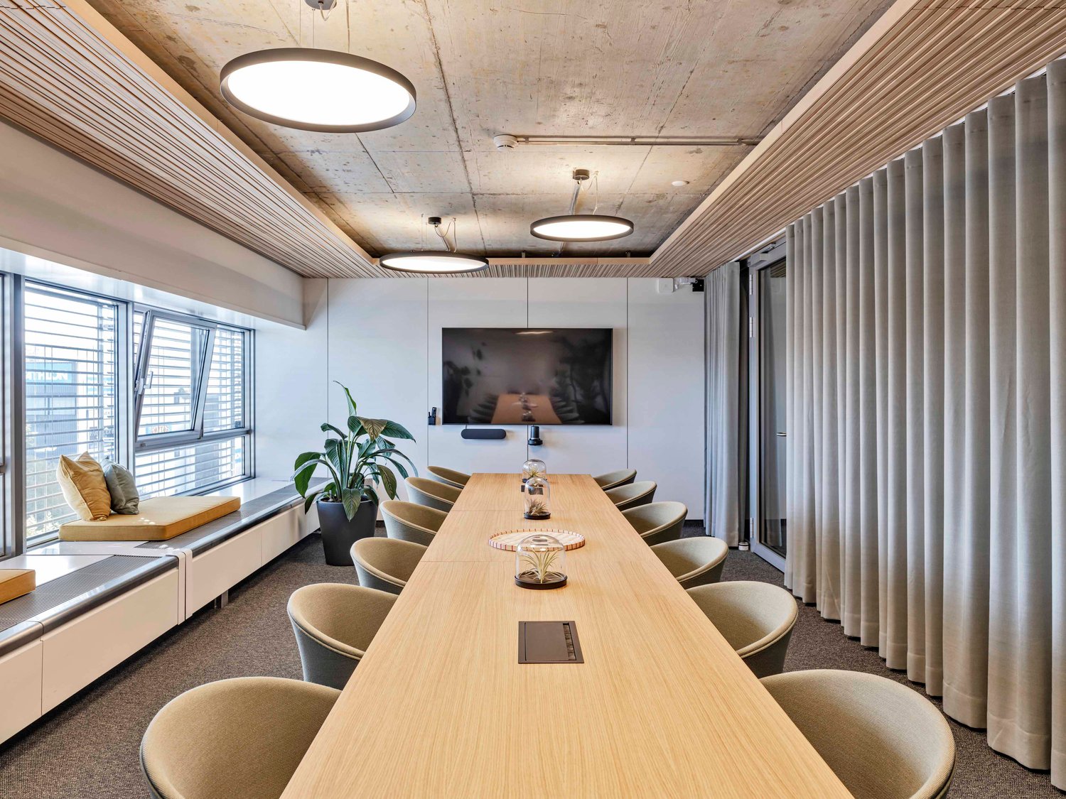 244m² bureau