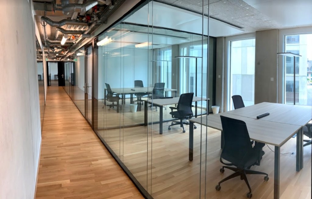 305m² office, photo 1 sur 8