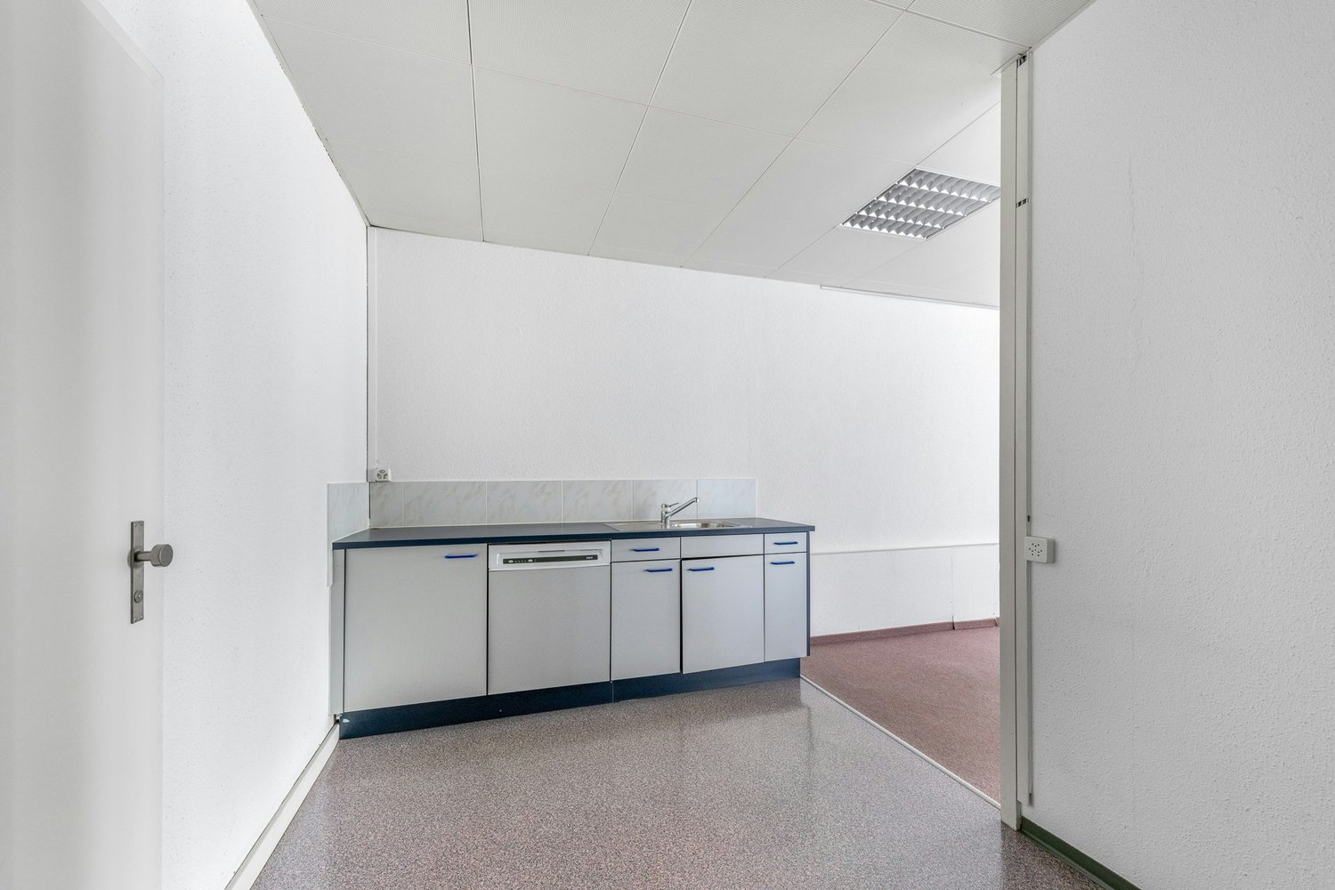 291m² commercial, photo 7 sur 10