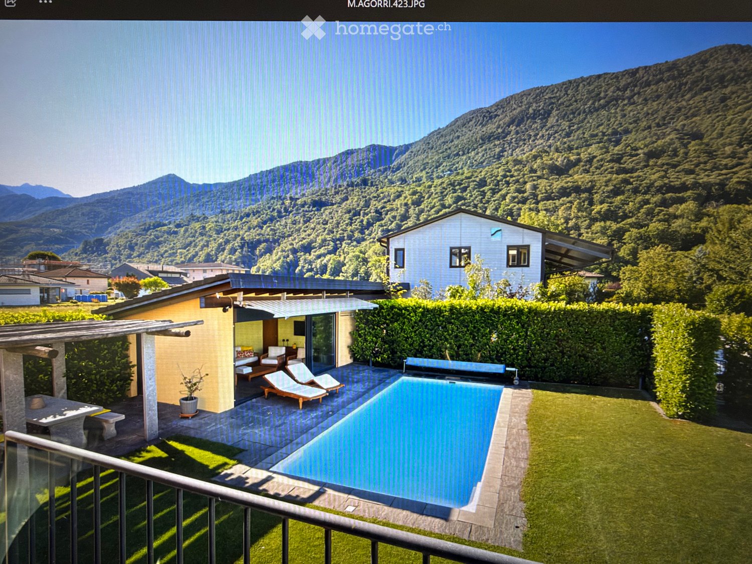 À louer à Contone dès le 1er décembre
En parfait état, comme neuve, climatisation, grottino avec cuisine, garage spacieux, jardin avec piscine et pool House, photo 1 sur 5
