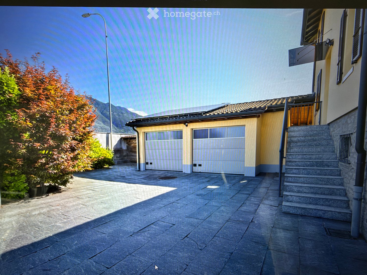 À louer à Contone dès le 1er décembre
En parfait état, comme neuve, climatisation, grottino avec cuisine, garage spacieux, jardin avec piscine et pool House, photo 2 sur 5