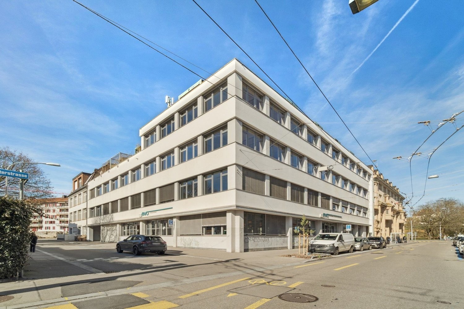 Bureau de 257m², photo 1 sur 4