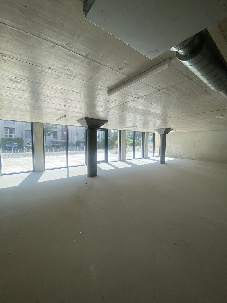 145m² commercial