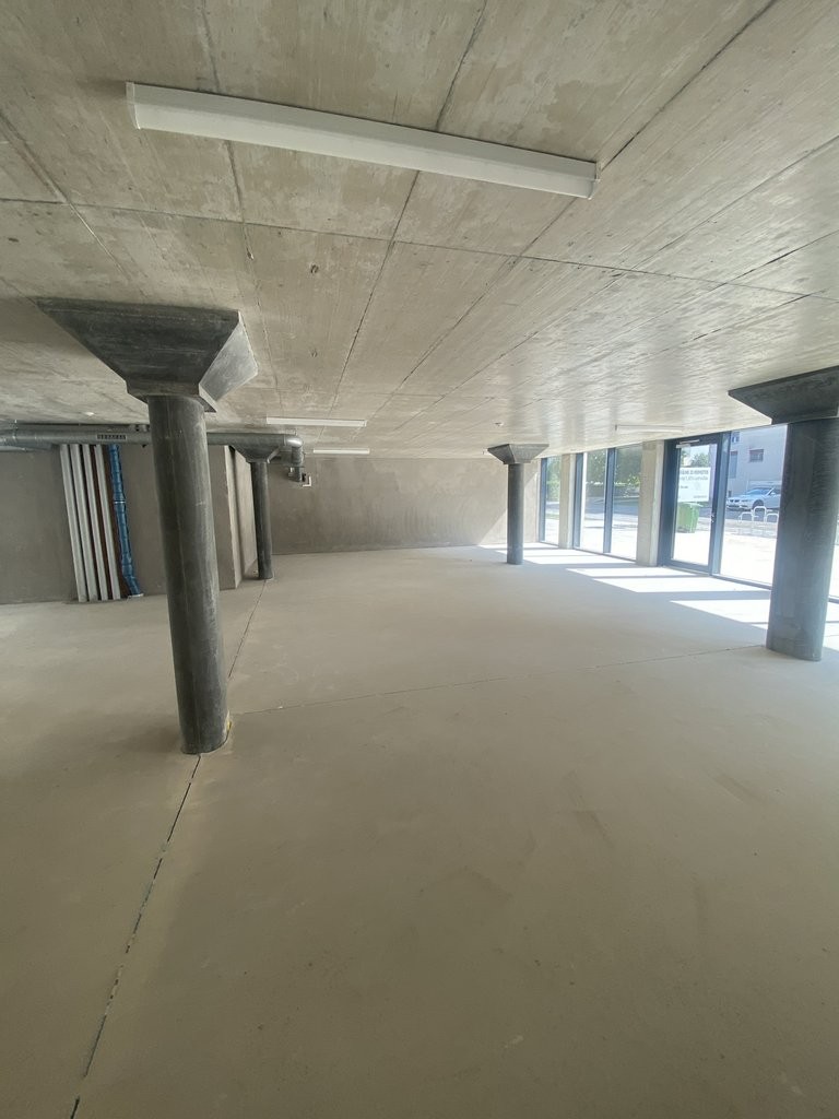 145m² commercial