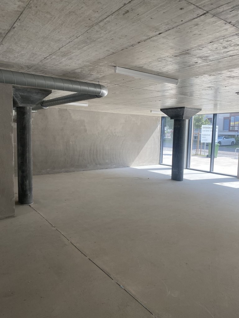 145m² commercial