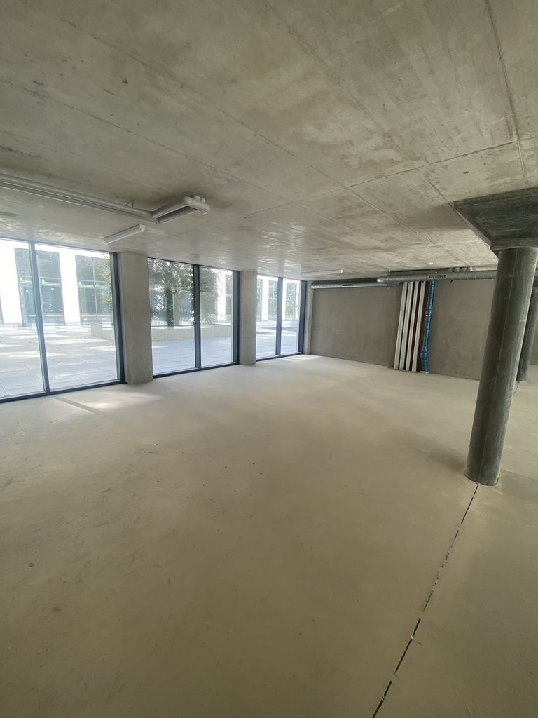 145m² commercial