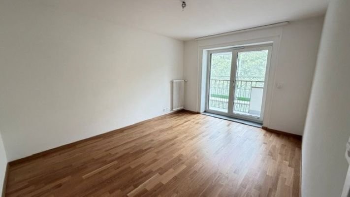 5 rooms apartment
