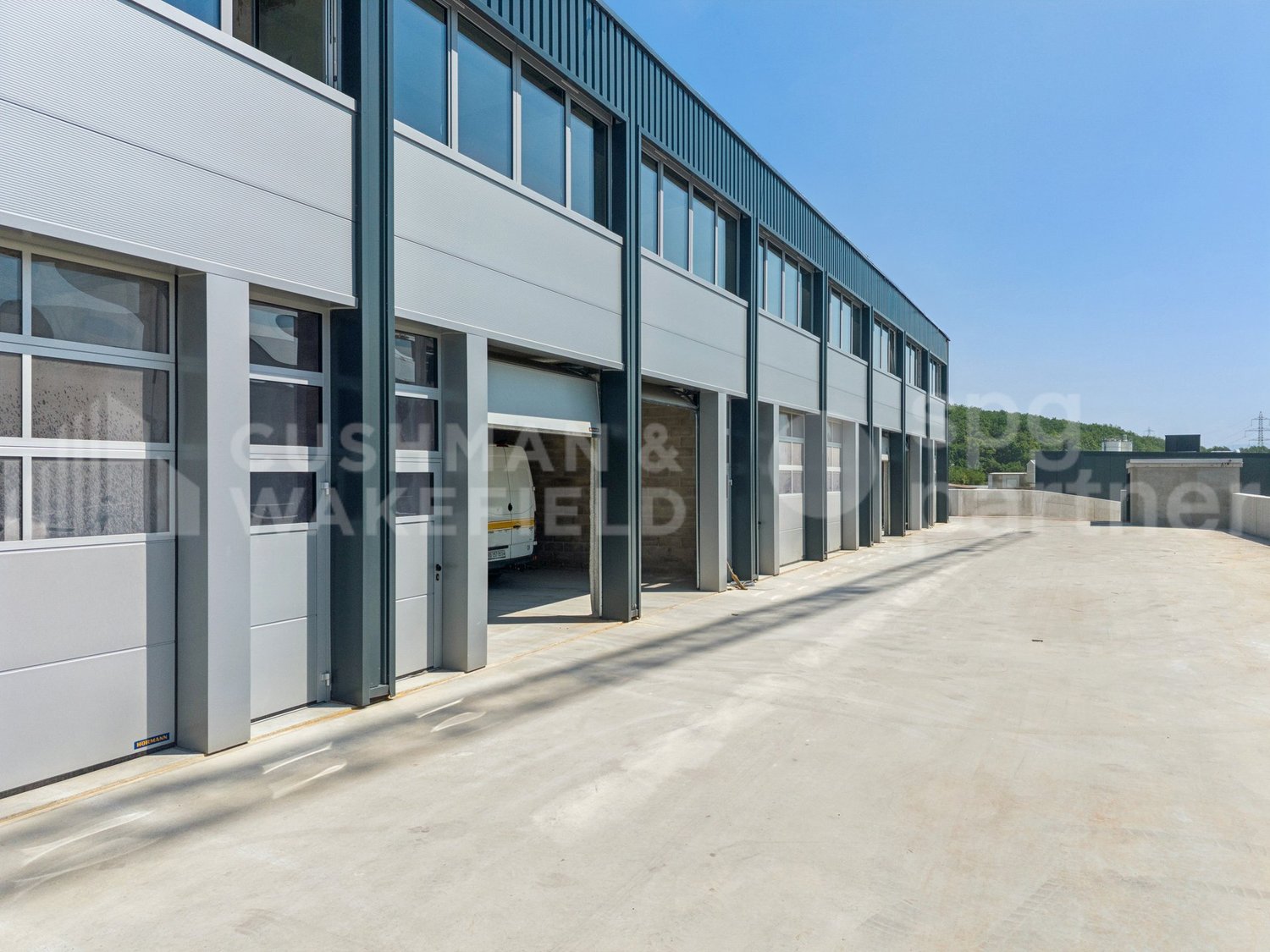 230m² atelier, photo 1 sur 10
