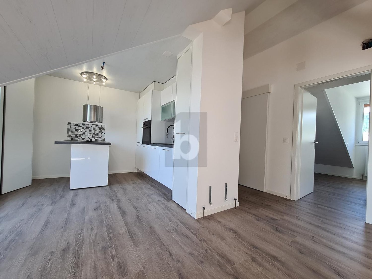 3 rooms roof flat