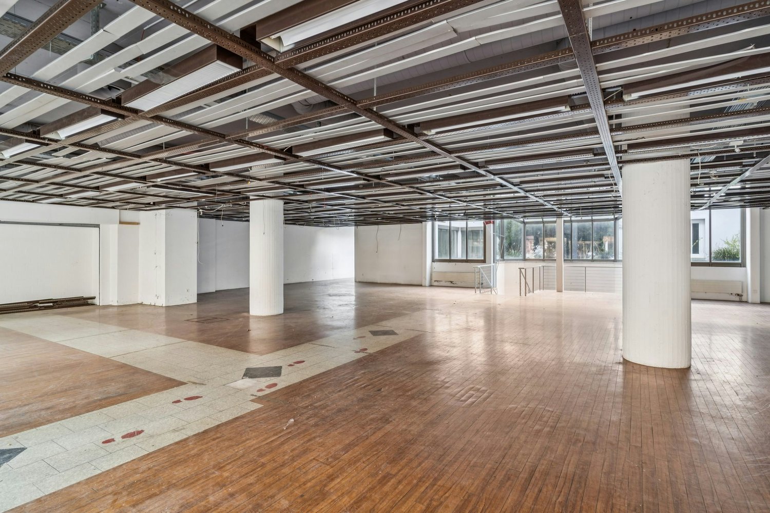 1081m² commercial, photo 4 sur 10