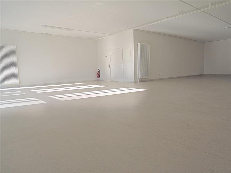 negozio di 100m²
