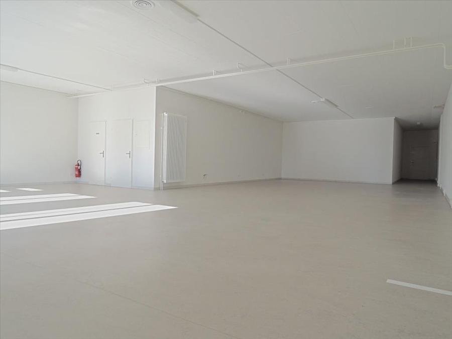 negozio di 100m²