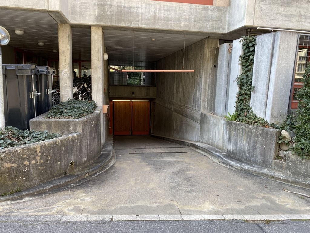 Underground slot