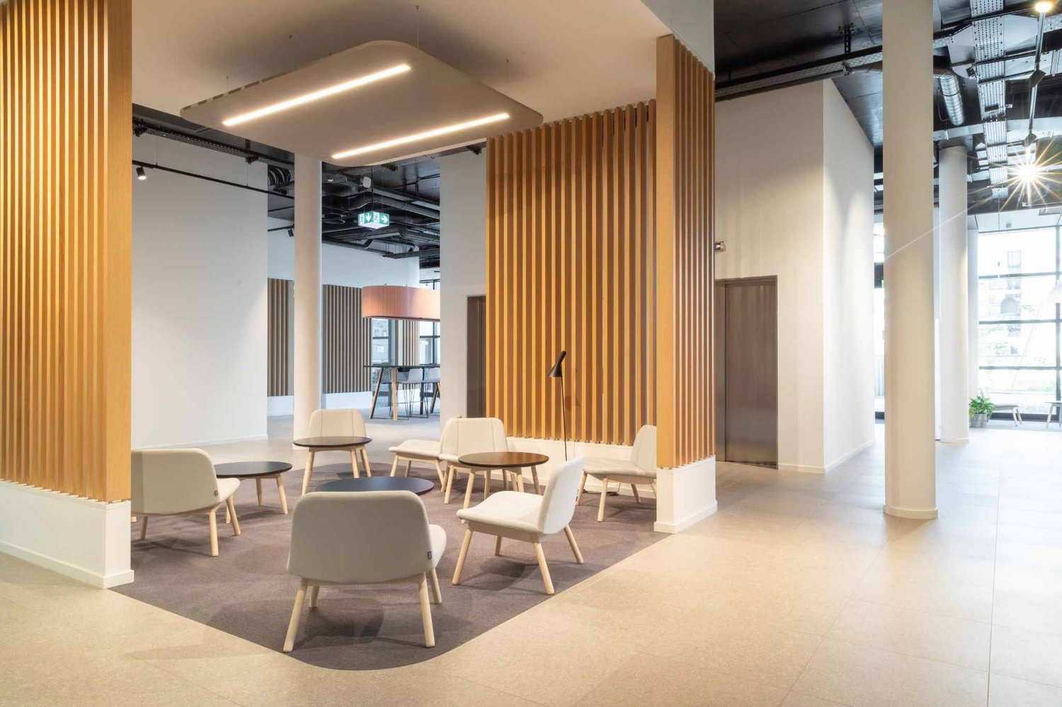 708m² office
