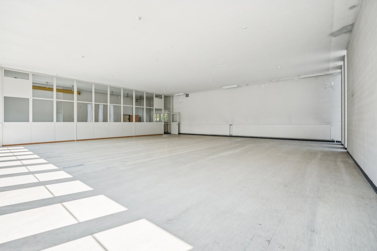 242m² commercial, photo 8 sur 10
