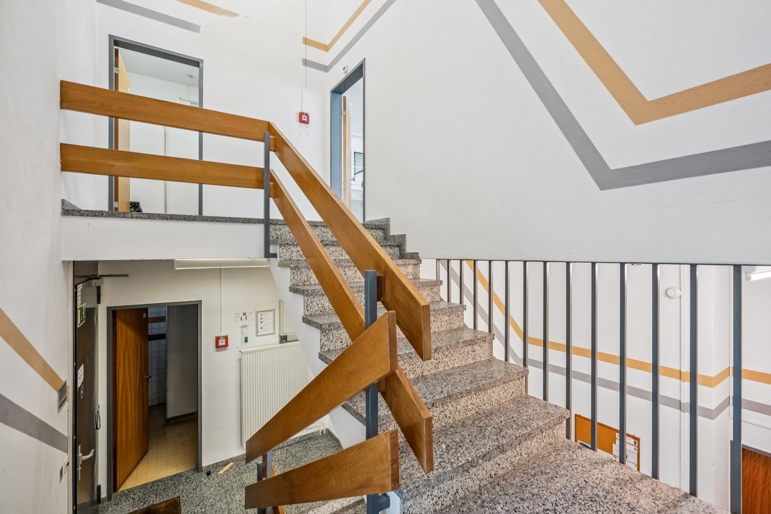 242m² commercial, photo 4 sur 10
