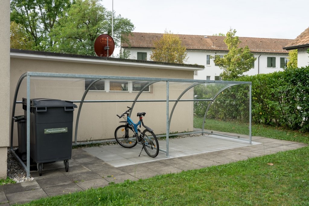 Place de stationnement extérieur pour vélos, photo 1 sur 2