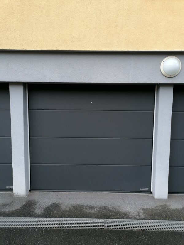 Place disponible, photo 1 sur 2