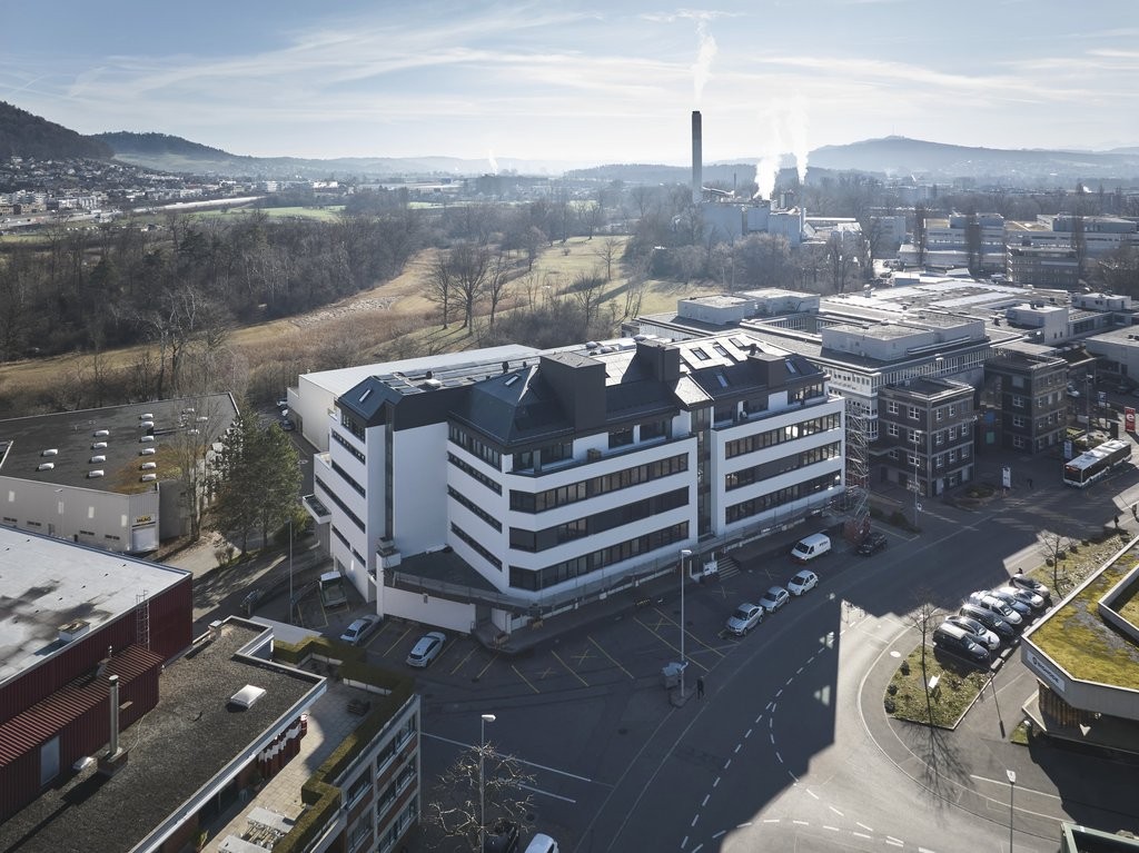 360m² commercial, photo 1 sur 4