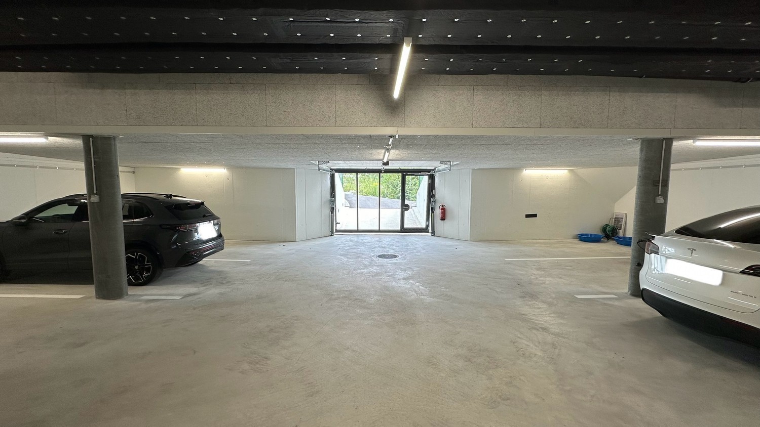Place disponible, photo 1 sur 2