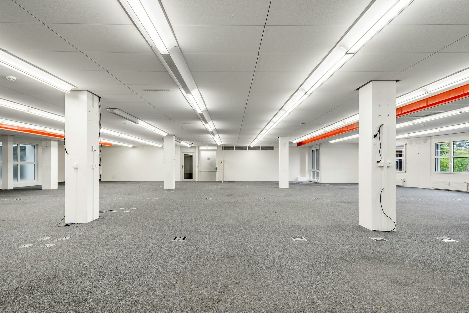 350m² commercial