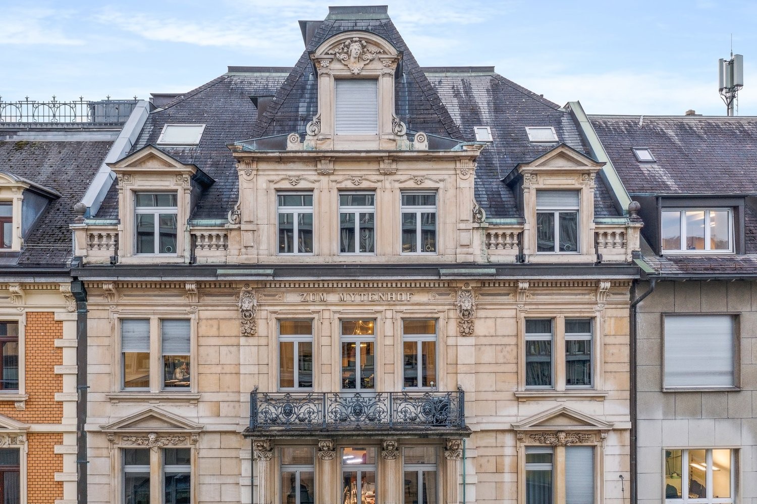 147m² bureau, photo 1 sur 4