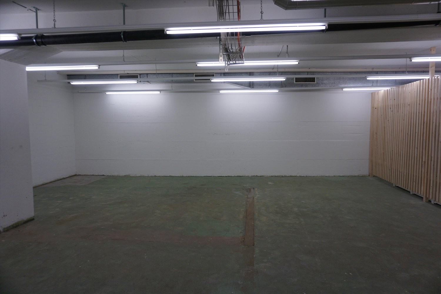 Local de stockage de 63m²

- env. 62.5 m2 de surface
- emplacement central
- la gare de Winterthur est accessible en quelques minutes à pied

- Pas de possibilités de stationnement
- Pas de sanitaires

Si vous recherchez un espace de stockage situé de manière centrale, nous nous réjouissons de votre