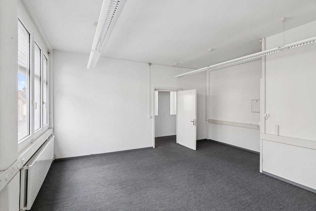 251m² bureau