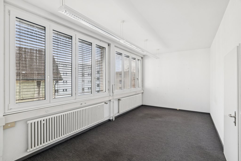 251m² bureau
