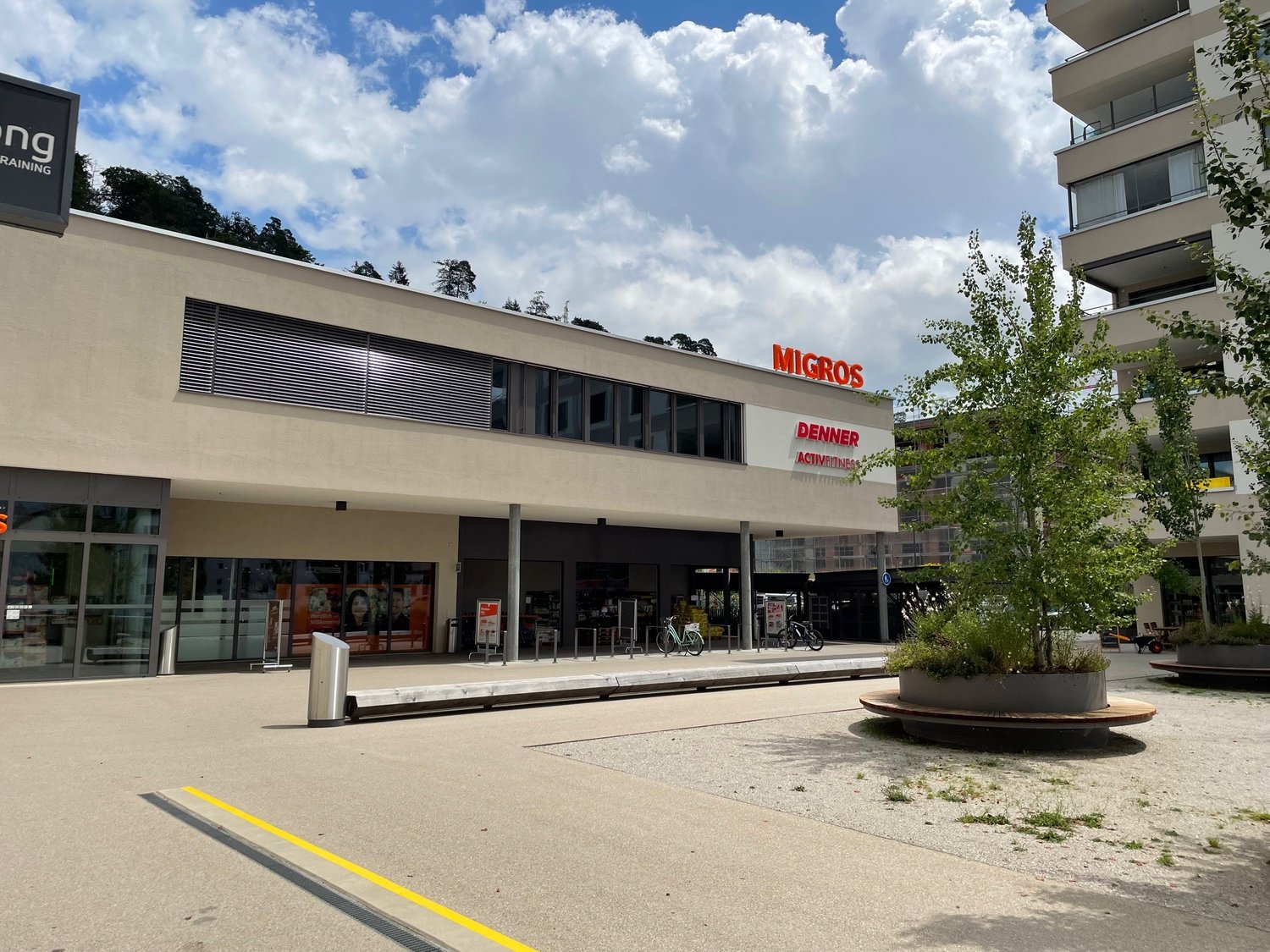 87m² centre commercial, photo 2 sur 5