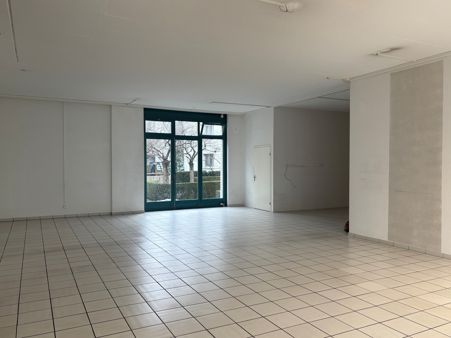 negozio di 120m²